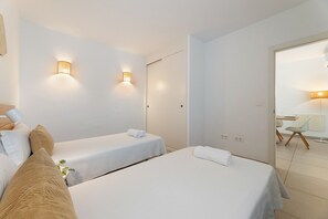4 bedrooms, iron/ironing board, free WiFi, bed sheets - Villa Los Altos Nisa 3B by Escape Home (Playa Blanca)
