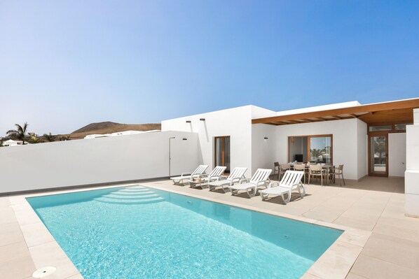 A heated pool - Villa Los Altos Yaiza 9A by Escape Home (Playa Blanca)