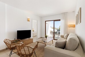 TV - Villa Los Altos Gadea 9B by Escape Home (Playa Blanca)