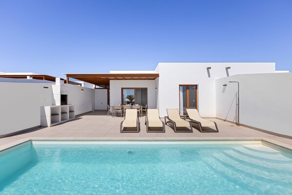 A heated pool - Villa Los Altos Gadea 9B by Escape Home (Playa Blanca)