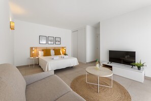 4 bedrooms, iron/ironing board, free WiFi, bed sheets - Villa Los Altos Gadea 9B by Escape Home (Playa Blanca)