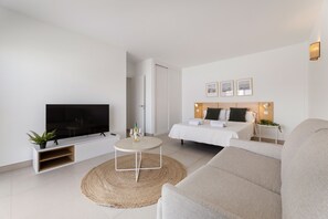 4 bedrooms, iron/ironing board, free WiFi, bed sheets - Villa Los Altos Famara 11A by Escape Home (Playa Blanca)