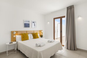 4 bedrooms, iron/ironing board, free WiFi, bed sheets - Villa Los Altos Aloe 7B by Escape Home (Playa Blanca)