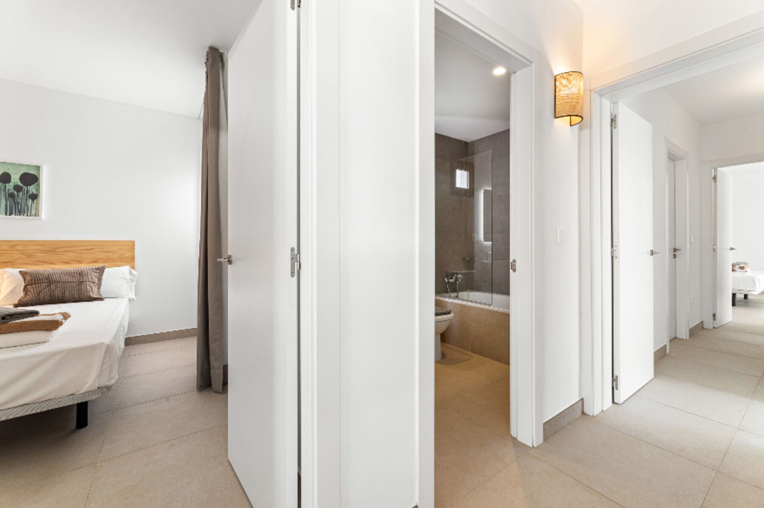 4 bedrooms, iron/ironing board, free WiFi, bed sheets