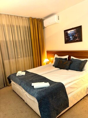 1 bedroom, iron/ironing board, free WiFi, bed sheets - City-view apartment 300m from the Gondola lift in Bansko (Bansko)