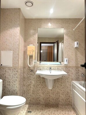 Hair dryer, towels, soap, toilet paper - City-view apartment 300m from the Gondola lift in Bansko (Bansko)