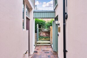 Twin Room | Exterior detail - Clarence House (Londonderry)