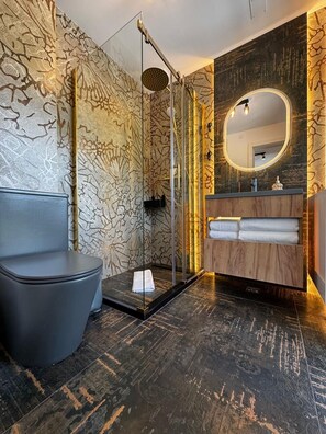 Dusche, Haartrockner, Handtücher, Seife