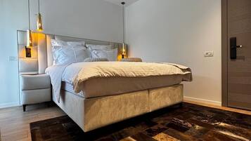 1 habitación, escritorio, tabla de planchar con plancha y wifi gratis