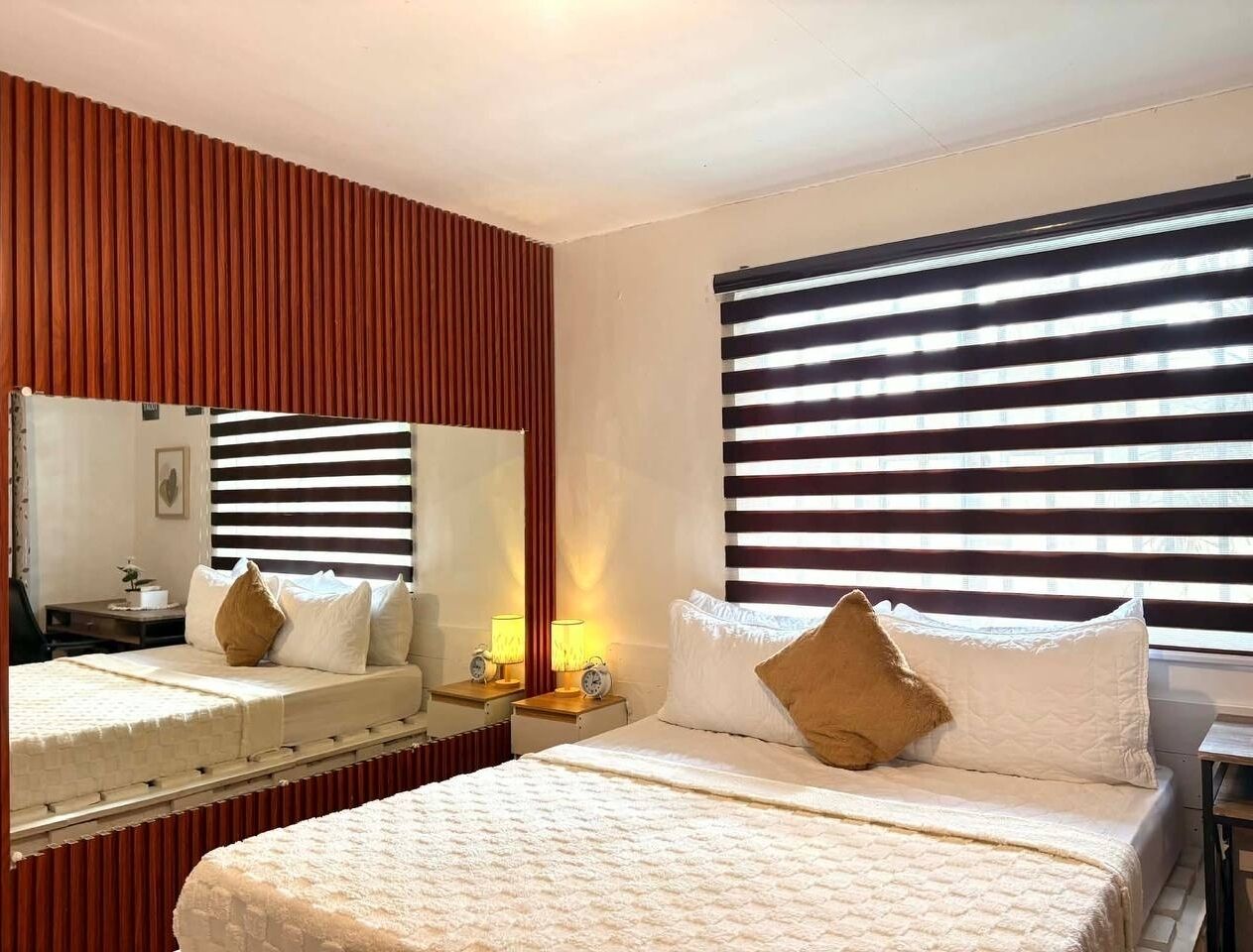 4 quartos, escrivaninha, Wi-Fi de cortesia, roupa de cama