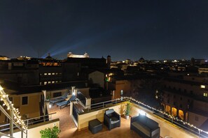 Terrace/patio - VIVILO COLLECTION - Vivilo Roma Trevi (Terrace+Jacuzzi) Close to Trevi Fountain (Roma)
