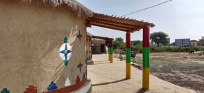 Property grounds - Rann Roshni Homestay – Family Friendly Stay in Kutch 4 (Bhirandiara)