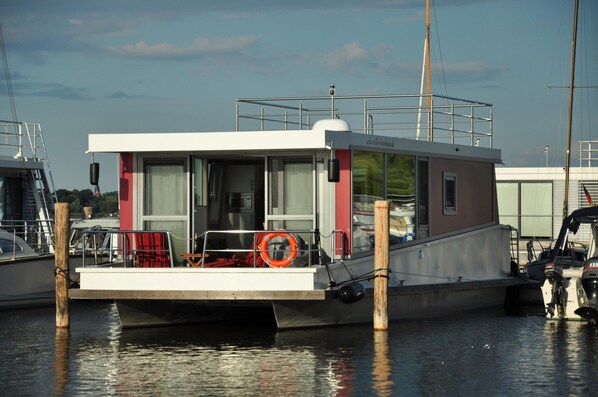 Mobile Home | Exterior - Hausboot im Stadthafen in Ribnitz-damgarten (Ribnitz-Damgarten)