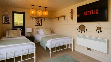 4 bedrooms, iron/ironing board, free WiFi, bed sheets