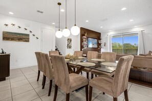Dining - 371P Fabulous 8 BD Private Pool & Spa - By Disney (Kissimmee)