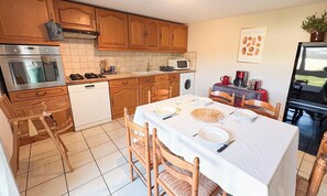 Private kitchen - Quiet country & family gîte 20min from Caen (Cintheaux)