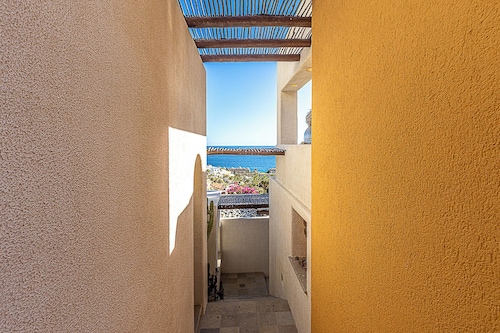 Casa Dos Hermanas by Wynwood House