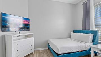 Iron/ironing board, travel crib