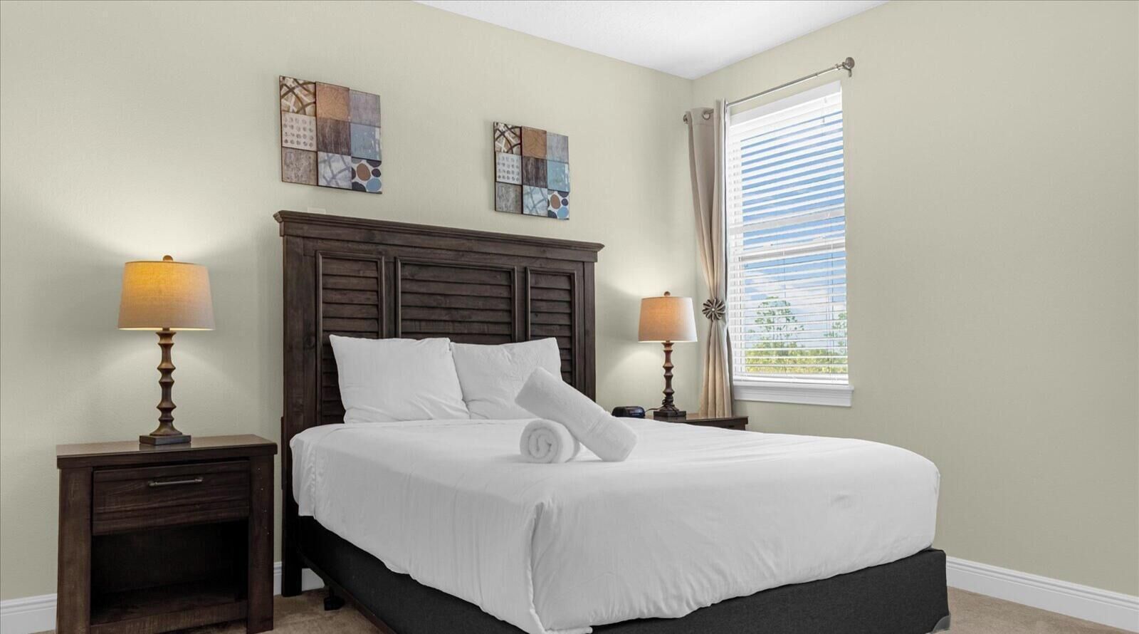 Strykejern/-brett og reiseseng for barn