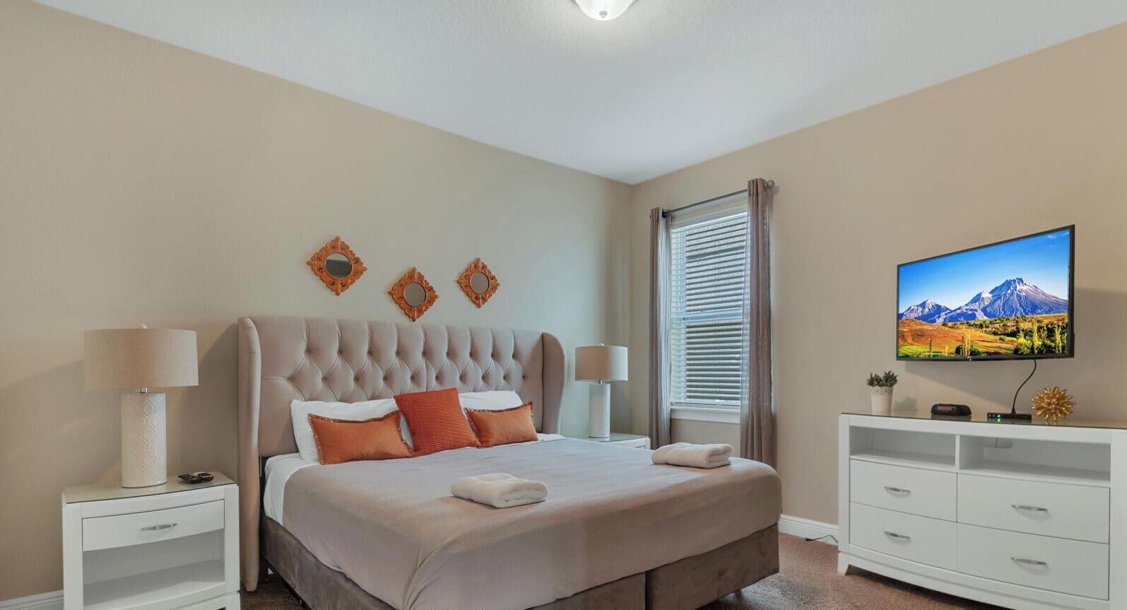 Iron/ironing board, travel crib