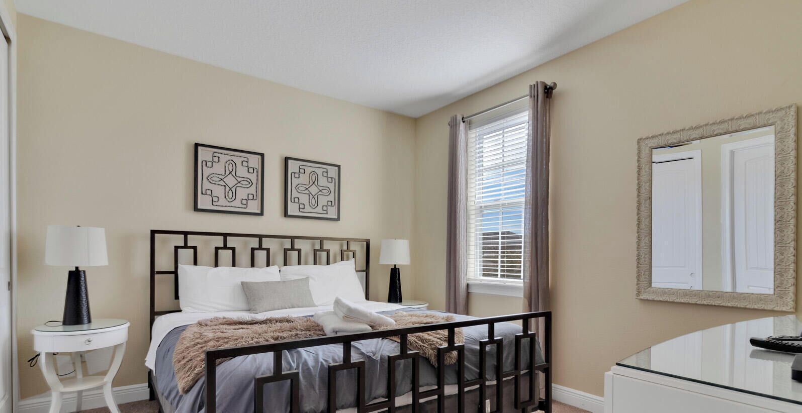 Iron/ironing board, travel crib