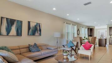 Smart TV, video games