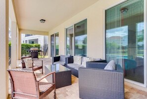 Terrace/patio - Best 9BR Deal in Encore! Mansion with Magic Touch (Kissimmee)