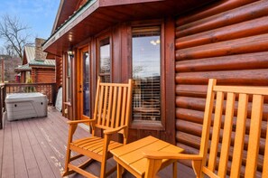 Terrace/patio - Little River Cabin | Studio Log Cabin Near Downtown Pigeon Forge (Sevierville)