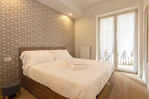 Emerald BGY Charme Suite