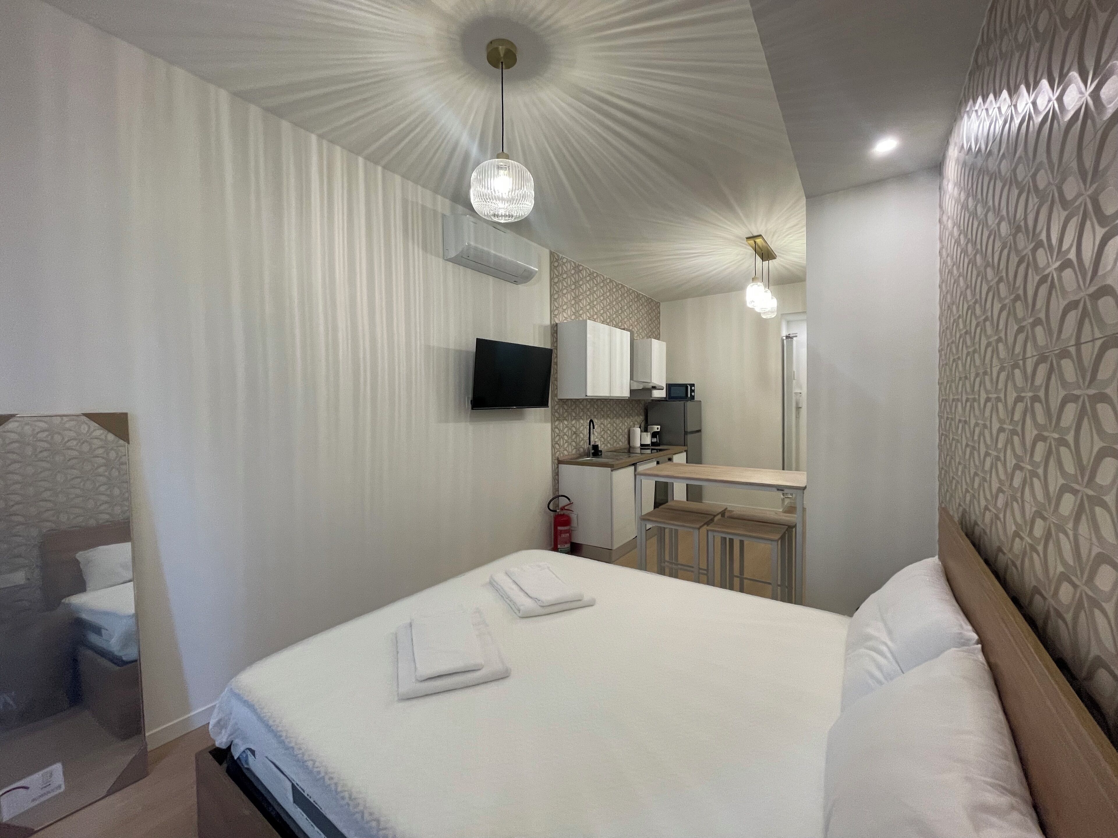 Bügeleisen/Bügelbrett, kostenloses WLAN, Bettwäsche