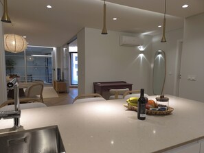Dining - Shell Living -Marina (FUNCHAL)