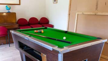 House | Game room