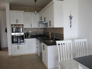 Private kitchen - Modern Front Seaview chalet El Sokhna (New Cairo 3)