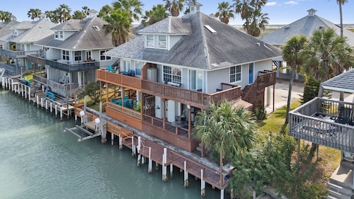 LIV Sea Cottage, Boat dock, Pool, Golf!