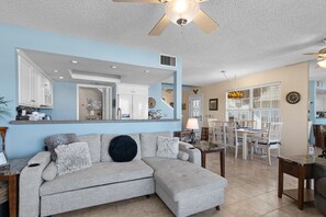 TV, fireplace, books - LIV Sea Cottage, Boat dock, Pool, Golf! (Port Isabel)
