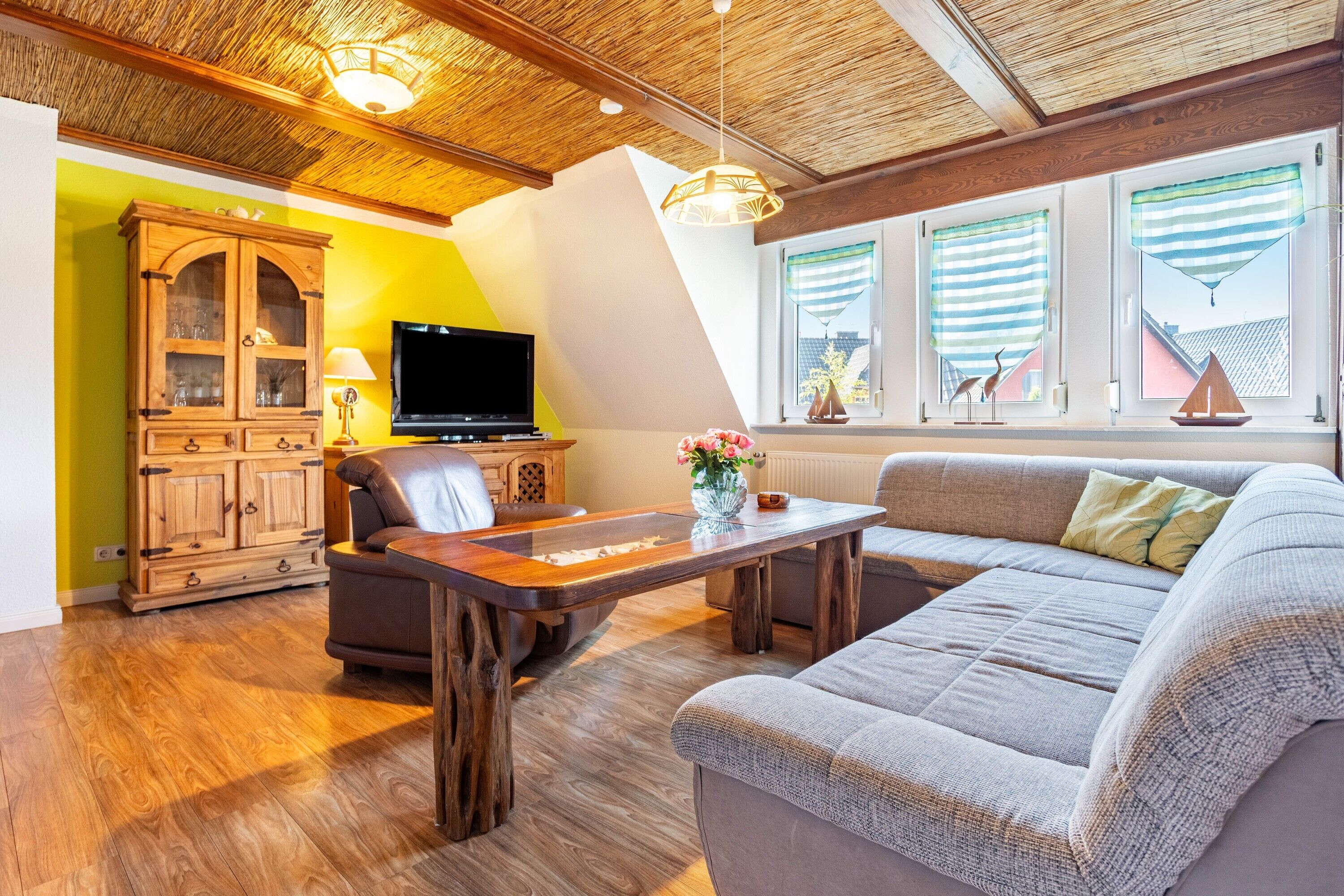 TV, DVD-spiller og stereoanlegg