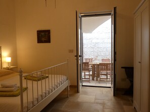 WiFi, bed sheets - Portion of ancient country villa in Itria Valley - Apartment "Capasone" (Ceglie Messapica)