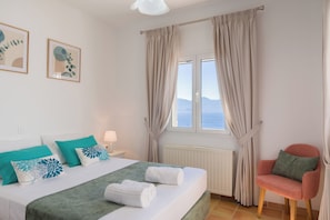 Villa, Sea View | Desk, soundproofing, iron/ironing board, free cribs/infant beds - Villa Krissa (Agios Nikolaos)