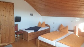 2 bedrooms, iron/ironing board, travel crib, free WiFi - Vacation apartments in the Black Forest in the best hiking and biking location (Calw)
