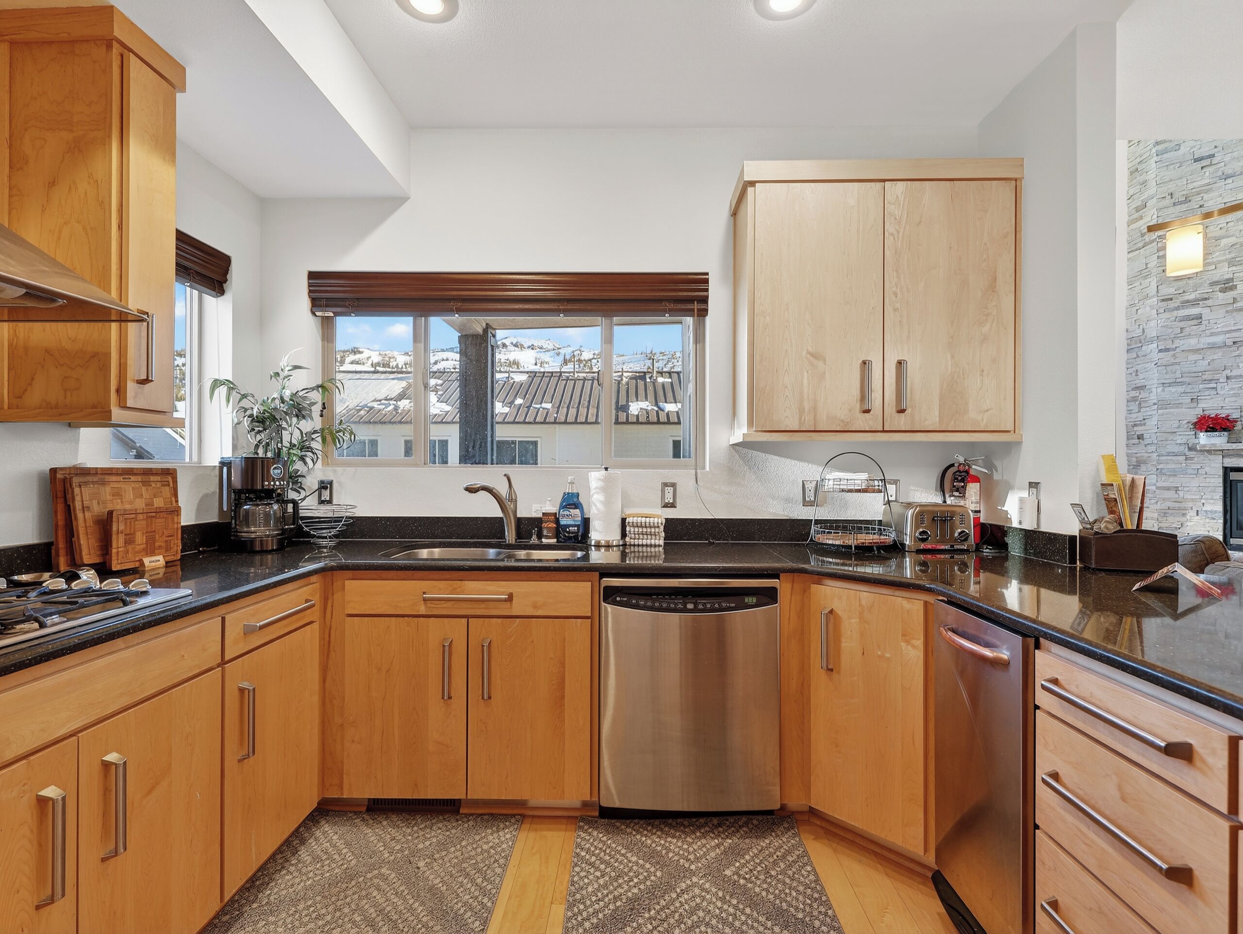 Mikrowelle, Ofen, Herdplatte, Geschirrspüler