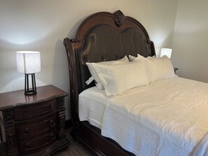 4 chambres, fer et planche à repasser, Wi-Fi, literie fournie