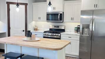 Micro-ondes, four, plaque de cuisson, lave-vaisselle