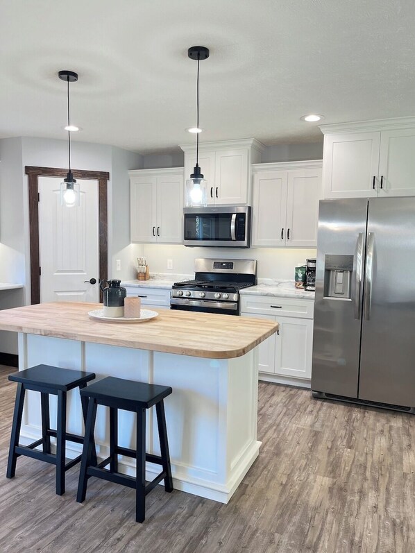 Microwave, oven, stovetop, dishwasher