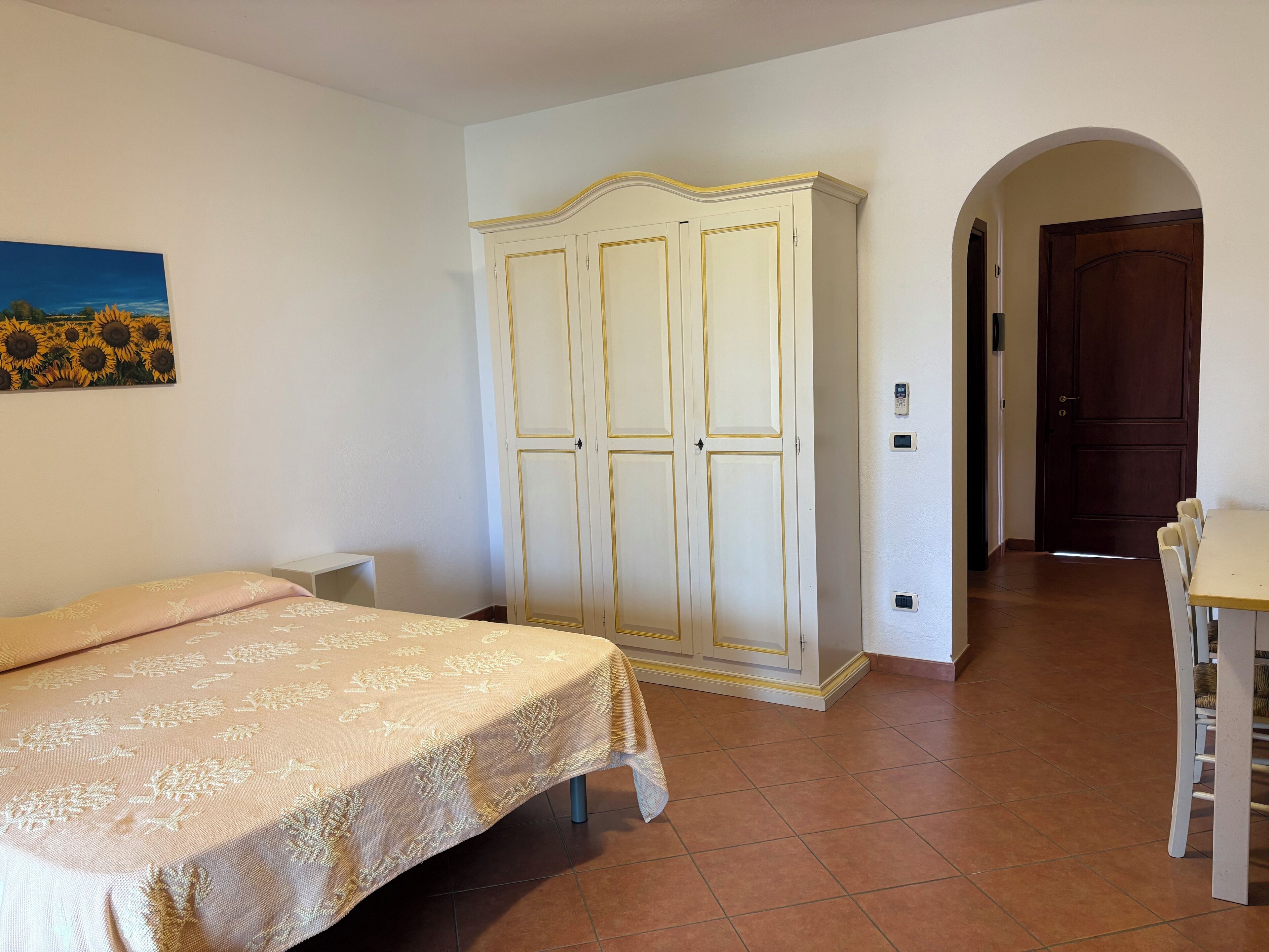 Studio | Desk, laptop workspace