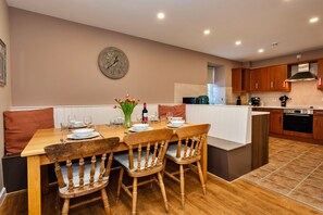 Dining - The Kiln (Waren Mill)