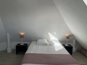 2 camere, ferro/asse da stiro, culla da viaggio