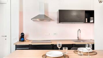 Réfrigérateur, grille-pain