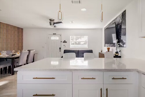 Modern family home - Pets allowed - Close to Disney