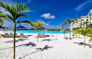 Beach - Baia Kristal Apartment Artificial Beach (Cartagena)