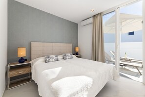 3 bedrooms, in-room safe, free WiFi, bed sheets - Villa Coralina by Escape Home (Charco del Palo)